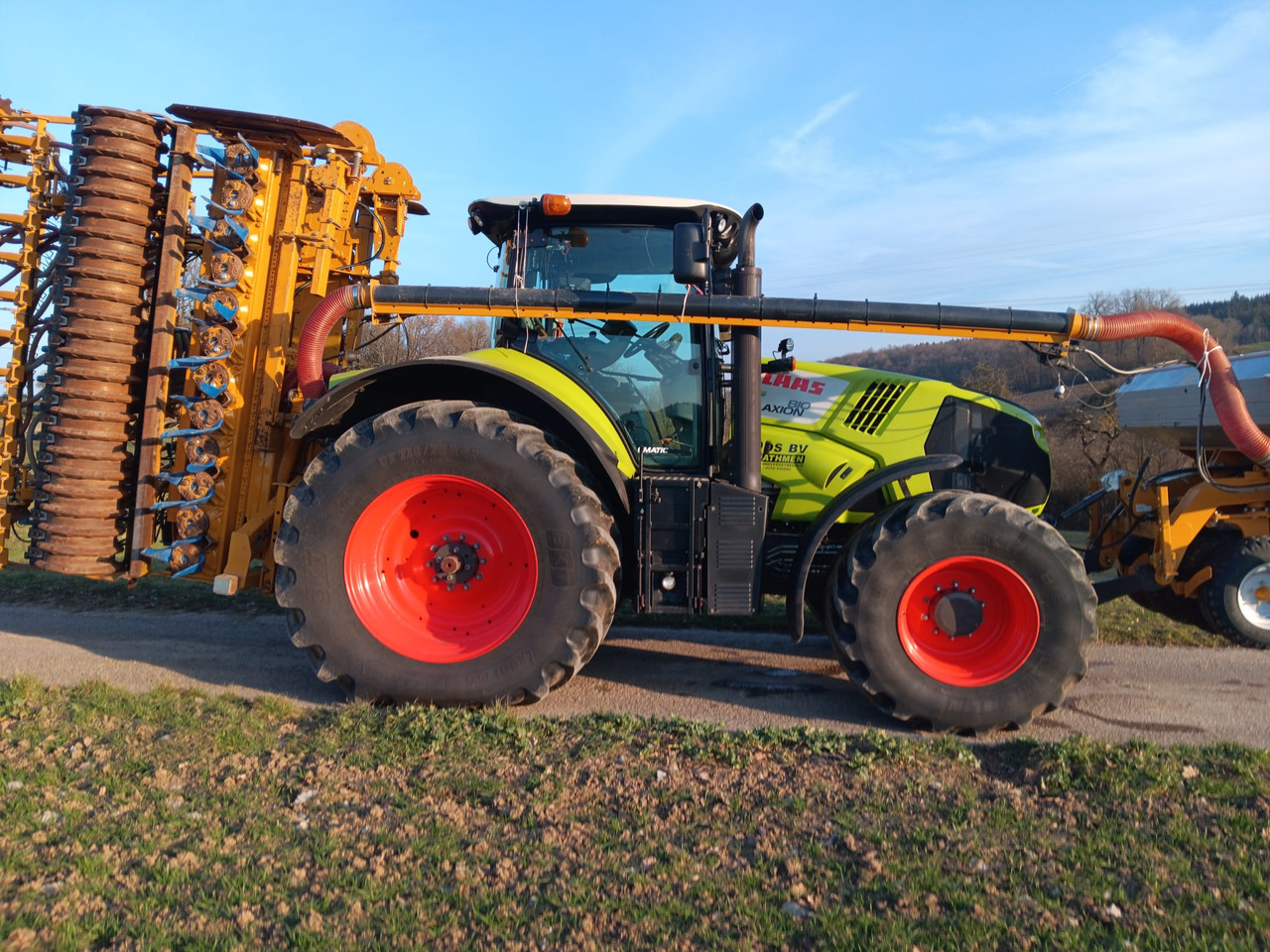 Claas Axion 810 C Matic CEBIS FZW - Traktor: obrázek 4 Claas Axion 810 C Matic CEBIS FZW - Traktor: obrázek 4
