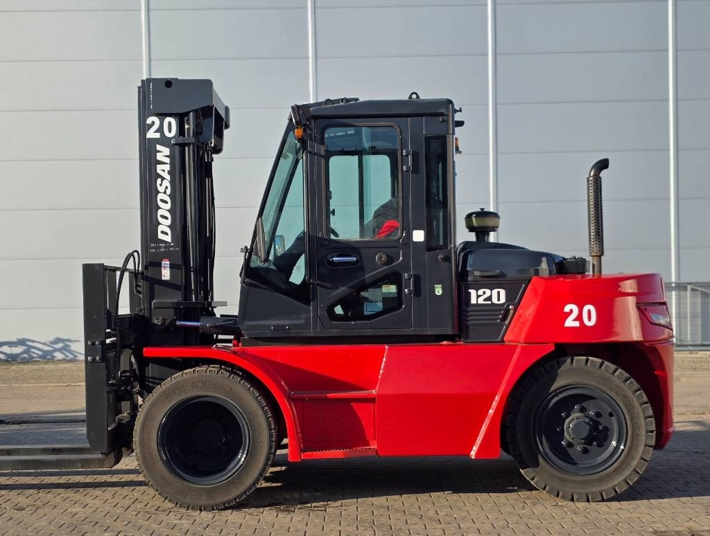 Doosan D90/120 S-7 - Dieselový vysokozdvižný vozík: obrázek 2 Doosan D90/120 S-7 - Dieselový vysokozdvižný vozík: obrázek 2