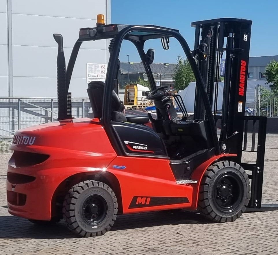 Manitou MI 35 D UNUSED - Dieselový vysokozdvižný vozík: obrázek 2 Manitou MI 35 D UNUSED - Dieselový vysokozdvižný vozík: obrázek 2