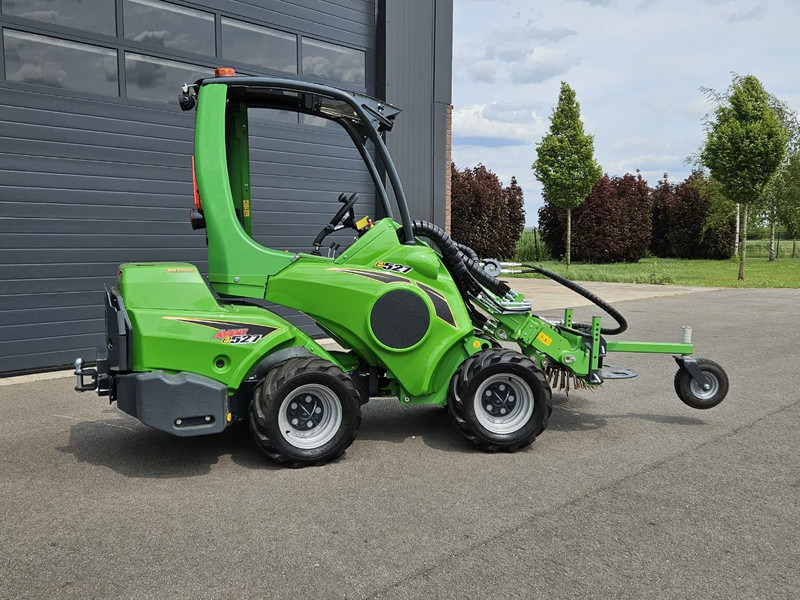 Avant E527 Rental mini-shovel - Smykem řízený nakladač pásový: obrázek 2 Avant E527 Rental mini-shovel - Smykem řízený nakladač pásový: obrázek 2