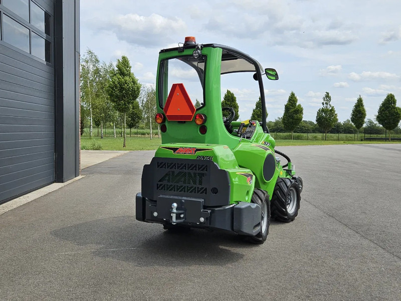 Avant E527 Rental mini-shovel - Smykem řízený nakladač pásový: obrázek 4 Avant E527 Rental mini-shovel - Smykem řízený nakladač pásový: obrázek 4
