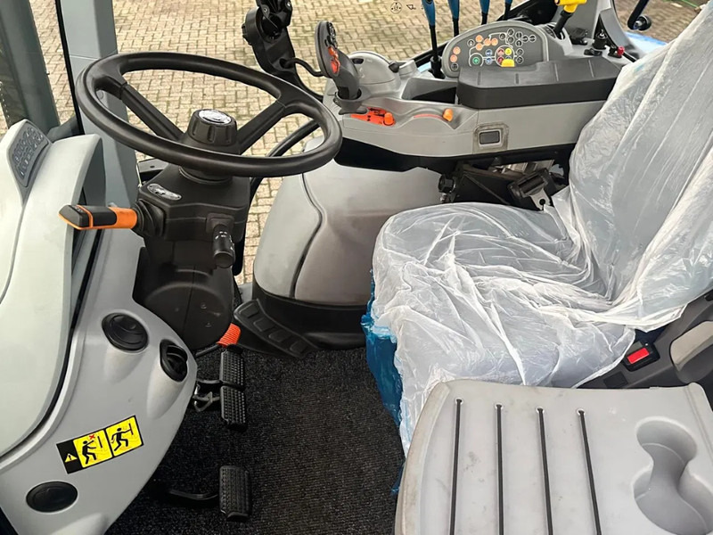 Traktor New Holland T5.140 Autocommand: obrázek 15