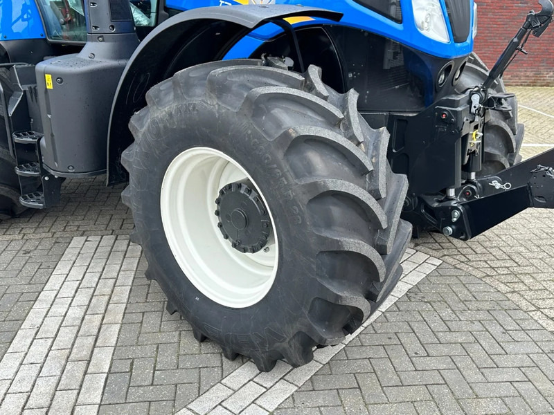 New Holland T7.245 Autocommand - Traktor: obrázek 5 New Holland T7.245 Autocommand - Traktor: obrázek 5