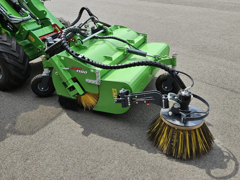 Avant borstel met opvangbak 1100 - Příslušenství pro Zemědělská technika: obrázek 2 Avant borstel met opvangbak 1100 - Příslušenství pro Zemědělská technika: obrázek 2