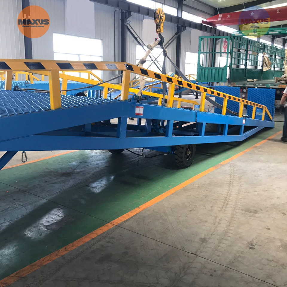 Maxus Mobilna Rampa załadunkowa 10ton/NEW mobile loading ramp with a capacity of 10 tons/NEUE mobile Ladebühne mit einer Kapazität von 10 Tonnen/Rampă mobilă de încărcare nouă cu capacitate de 10 tone/Maxus - Nájezdová rampa: obrázek 1 Maxus Mobilna Rampa załadunkowa 10ton/NEW mobile loading ramp with a capacity of 10 tons/NEUE mobile Ladebühne mit einer Kapazität von 10 Tonnen/Rampă mobilă de încărcare nouă cu capacitate de 10 tone/Maxus - Nájezdová rampa: obrázek 1