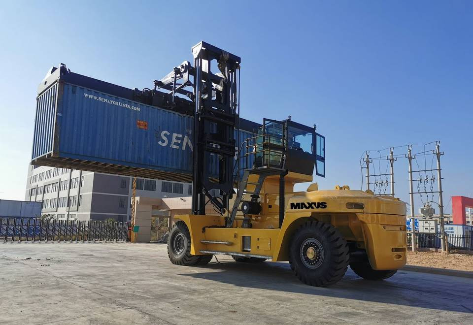 NEW KALMAR 40 TON Maxus Cummins Container Forklift | НОВИЙ KALMAR 40 ТОН Maxus Cummins візок для контейнерів вилковий - Kontejnerový manipulátor: obrázek 3 NEW KALMAR 40 TON Maxus Cummins Container Forklift | НОВИЙ KALMAR 40 ТОН Maxus Cummins візок для контейнерів вилковий - Kontejnerový manipulátor: obrázek 3