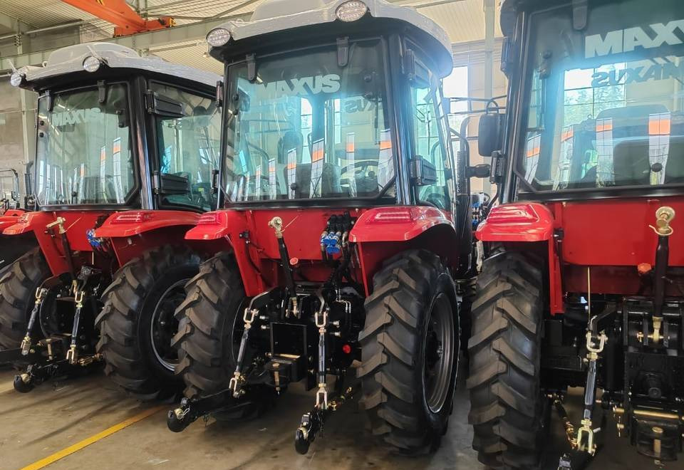 NEW MAXUS 70 HP 4x4 Export Tractor Warranty up to 10 YEARS НОВИЙ Трактор 70 К.с. 4x4 MAXUS Експорт Гарантія до 10 РОКІВ NOWY Ciągnik 70 KM 4x4 MAXUS Export Gwarancja do 10 LAT - Traktor: obrázek 1 NEW MAXUS 70 HP 4x4 Export Tractor Warranty up to 10 YEARS НОВИЙ Трактор 70 К.с. 4x4 MAXUS Експорт Гарантія до 10 РОКІВ NOWY Ciągnik 70 KM 4x4 MAXUS Export Gwarancja do 10 LAT - Traktor: obrázek 1