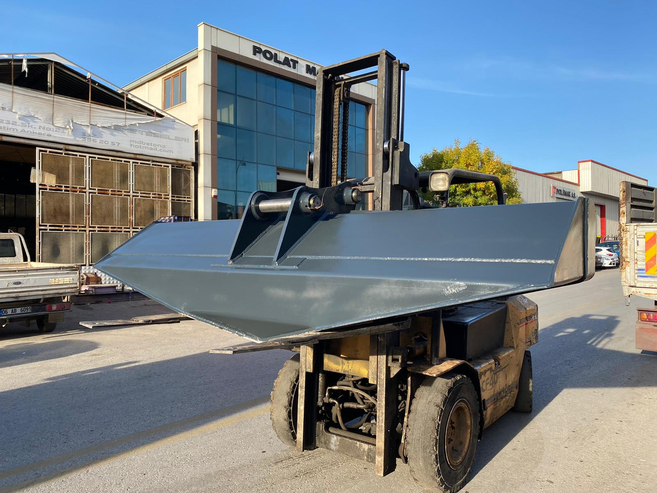 Komatsu PC200 - Lžíce na bagr pro Stavební technika: obrázek 5 Komatsu PC200 - Lžíce na bagr pro Stavební technika: obrázek 5