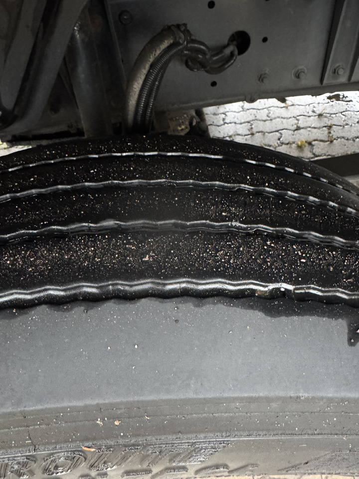 MAN 12.250 - Plachtový nákladní auto: obrázek 4 MAN 12.250 - Plachtový nákladní auto: obrázek 4