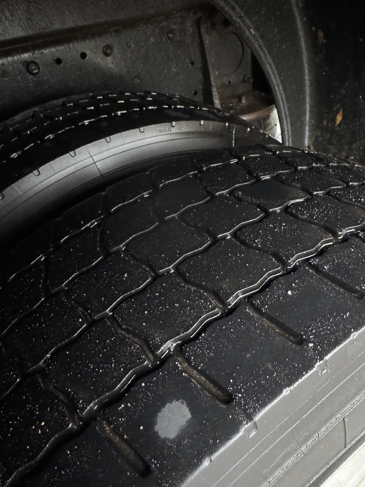 MAN 12.250 - Plachtový nákladní auto: obrázek 5 MAN 12.250 - Plachtový nákladní auto: obrázek 5