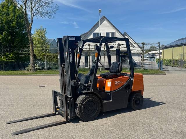 Doosan D30 Plus - Dieselový vysokozdvižný vozík: obrázek 3 Doosan D30 Plus - Dieselový vysokozdvižný vozík: obrázek 3