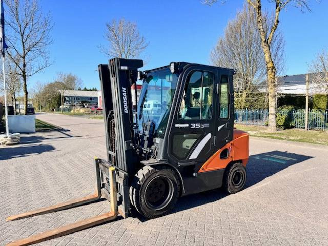 Doosan D35c Pro-7 - Dieselový vysokozdvižný vozík: obrázek 3 Doosan D35c Pro-7 - Dieselový vysokozdvižný vozík: obrázek 3