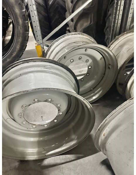 Valtra 15x30 velgen, rims - Pneumatiky a ráfky pro Zemědělská technika: obrázek 2 Valtra 15x30 velgen, rims - Pneumatiky a ráfky pro Zemědělská technika: obrázek 2