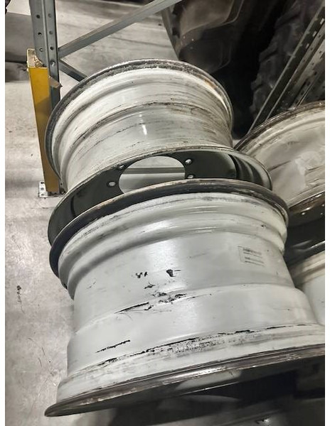 Valtra 15x30 velgen, rims - Pneumatiky a ráfky pro Zemědělská technika: obrázek 3 Valtra 15x30 velgen, rims - Pneumatiky a ráfky pro Zemědělská technika: obrázek 3