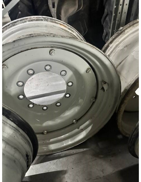 Valtra 15x30 velgen, rims - Pneumatiky a ráfky pro Zemědělská technika: obrázek 4 Valtra 15x30 velgen, rims - Pneumatiky a ráfky pro Zemědělská technika: obrázek 4