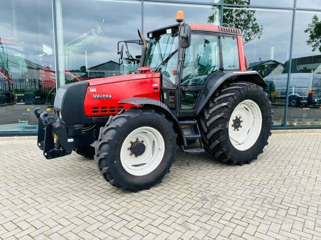 Valtra 6850 Hitech Fronthef+PTO, Airco - Traktor: obrázek 1 Valtra 6850 Hitech Fronthef+PTO, Airco - Traktor: obrázek 1