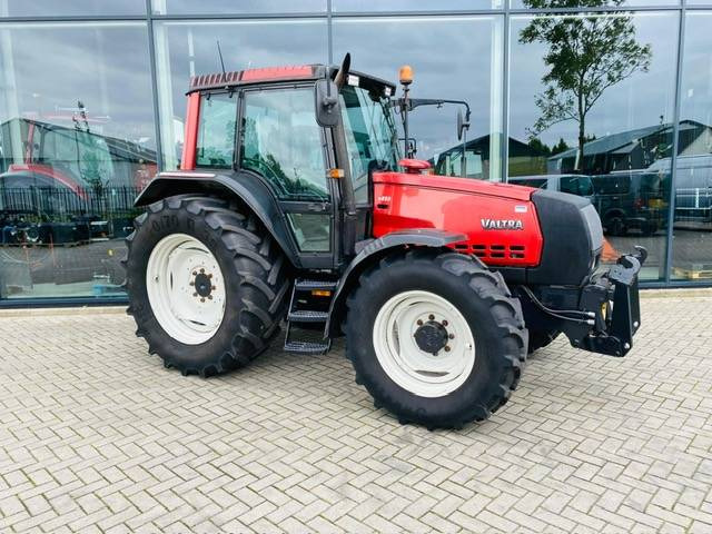 Valtra 6850 Hitech Fronthef+PTO, Airco - Traktor: obrázek 2 Valtra 6850 Hitech Fronthef+PTO, Airco - Traktor: obrázek 2