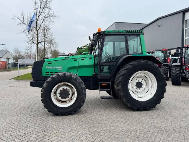 Valtra 8350 Hitech - Traktor: obrázek 1 Valtra 8350 Hitech - Traktor: obrázek 1