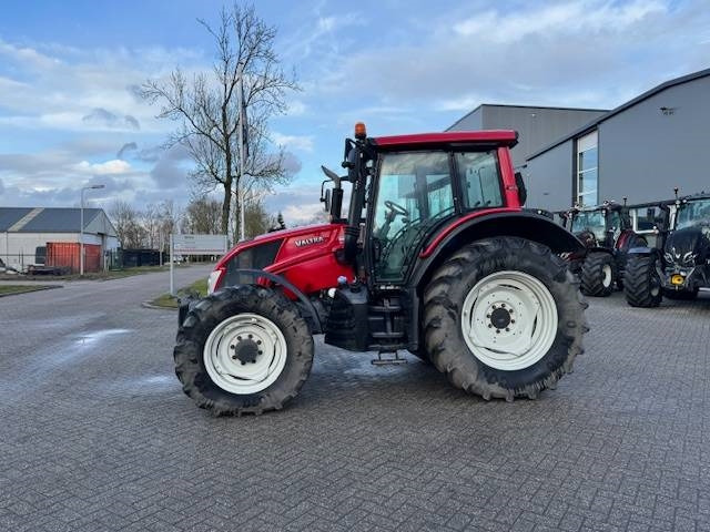 Valtra N123 Hitech5 - Traktor: obrázek 1 Valtra N123 Hitech5 - Traktor: obrázek 1