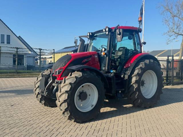 Valtra N134 Hitech - Traktor: obrázek 1 Valtra N134 Hitech - Traktor: obrázek 1