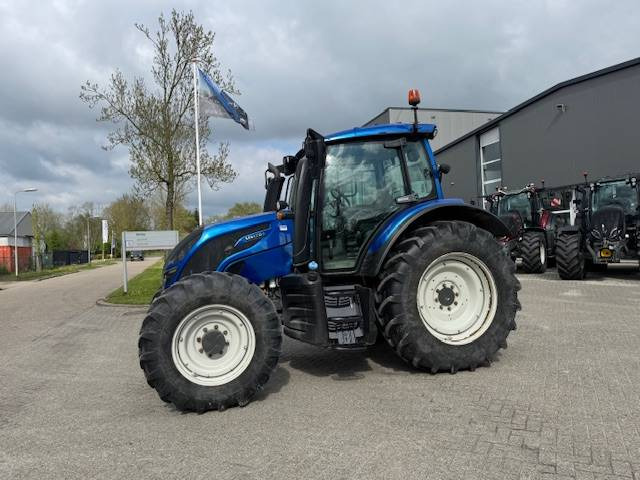 Valtra N134 Versu Smart Touch, GPS - Traktor: obrázek 2 Valtra N134 Versu Smart Touch, GPS - Traktor: obrázek 2