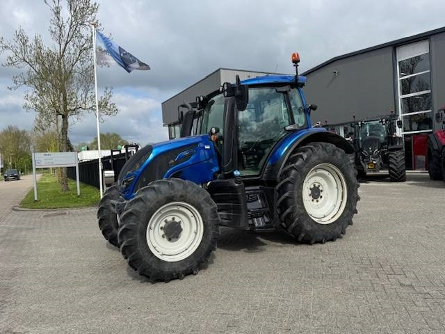 Valtra N134 Versu Smart Touch, GPS - Traktor: obrázek 3 Valtra N134 Versu Smart Touch, GPS - Traktor: obrázek 3