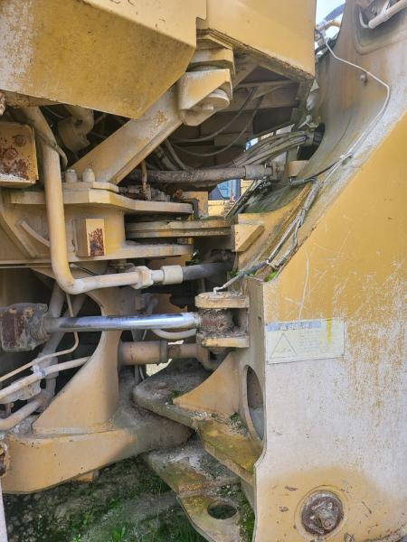 Kolový nakladač Caterpillar 988F: obrázek 17