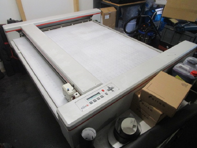 SCHNEIDEPLOTTER ZÜND P-1200 PLUS - Stroj na řezání papíru: obrázek 1 SCHNEIDEPLOTTER ZÜND P-1200 PLUS - Stroj na řezání papíru: obrázek 1