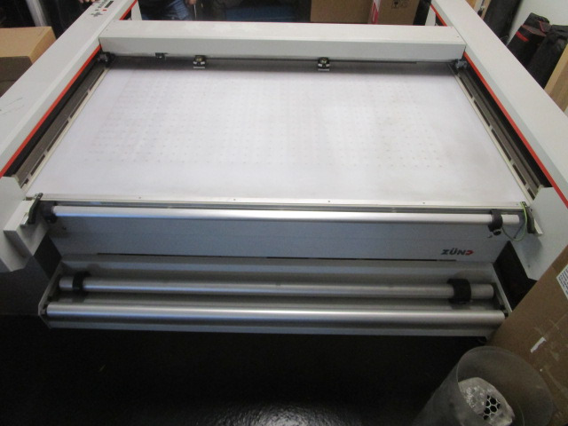 ZÜND SCHNEIDEPLOTTER P-1200 PLUS - Stroj na řezání papíru: obrázek 3 ZÜND SCHNEIDEPLOTTER P-1200 PLUS - Stroj na řezání papíru: obrázek 3