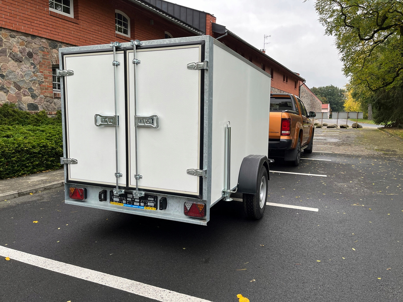 PRZYCZEPA KONTENER CARGO BOX 2,6 x 1,5 ZABUDOWANA / CARGO CONTAINER TRAILER BOX 2.6 x 1.5 ENCLOSED - Skříňový přívěs: obrázek 4 PRZYCZEPA KONTENER CARGO BOX 2,6 x 1,5 ZABUDOWANA / CARGO CONTAINER TRAILER BOX 2.6 x 1.5 ENCLOSED - Skříňový přívěs: obrázek 4