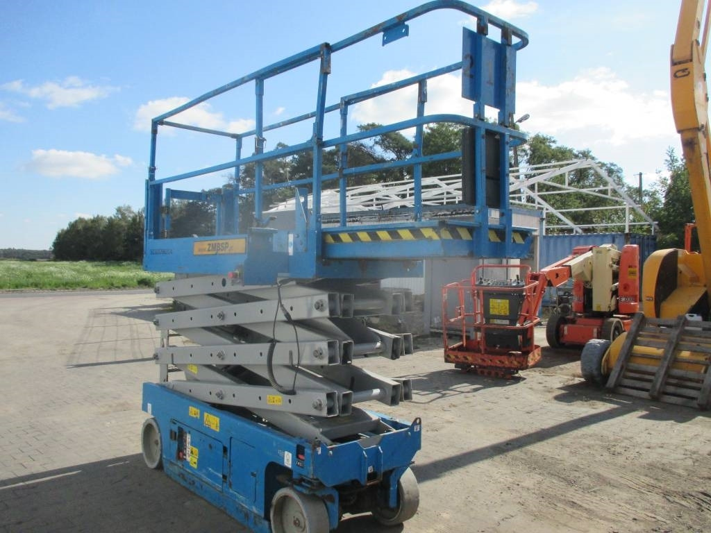 Genie GS 2632 - Nůžková plošina: obrázek 4 Genie GS 2632 - Nůžková plošina: obrázek 4