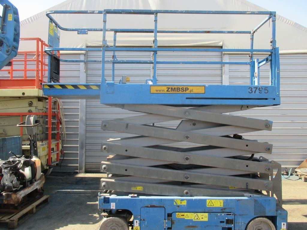 Genie GS 3232 - Nůžková plošina: obrázek 1 Genie GS 3232 - Nůžková plošina: obrázek 1