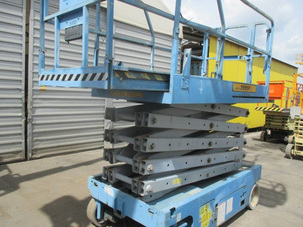 Genie GS 3246 - Nůžková plošina: obrázek 2 Genie GS 3246 - Nůžková plošina: obrázek 2