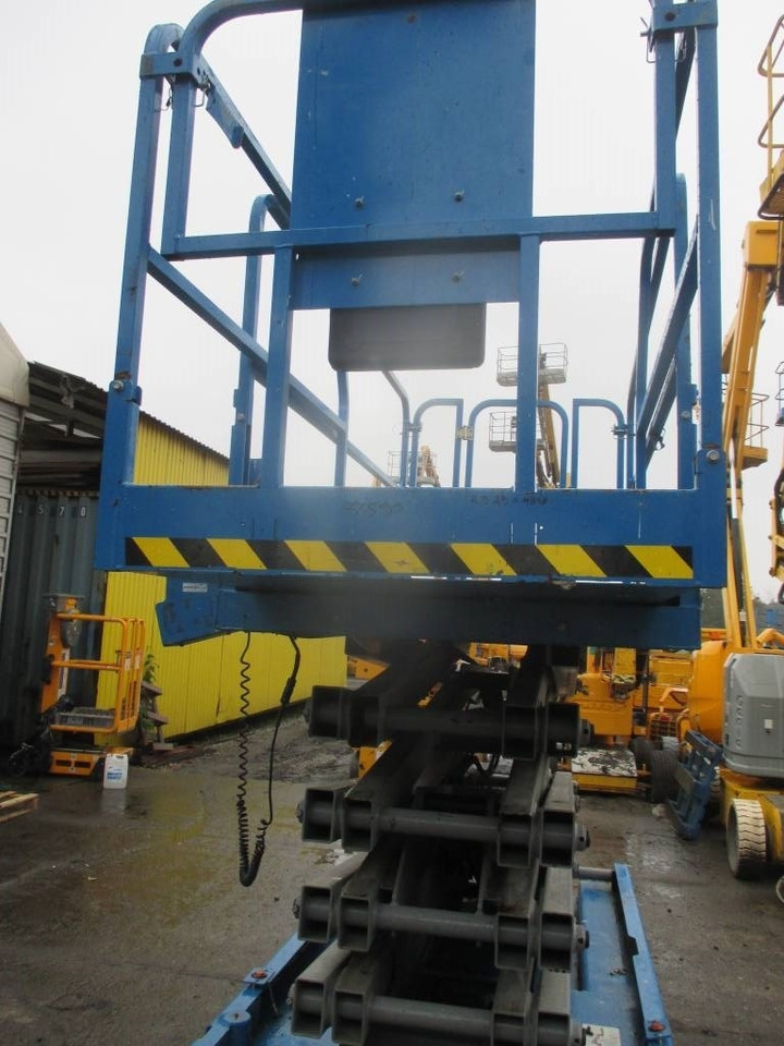 Genie GS 3246 - Nůžková plošina: obrázek 3 Genie GS 3246 - Nůžková plošina: obrázek 3