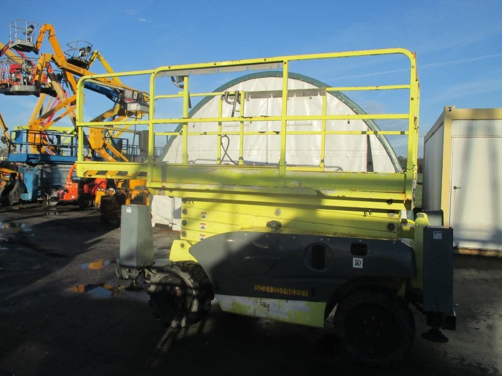 Haulotte Compact 12 DX - Nůžková plošina: obrázek 2 Haulotte Compact 12 DX - Nůžková plošina: obrázek 2