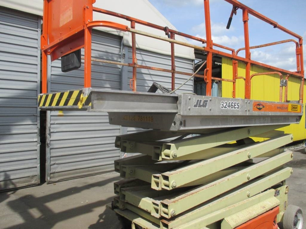 JLG 3246 ES - Nůžková plošina: obrázek 2 JLG 3246 ES - Nůžková plošina: obrázek 2