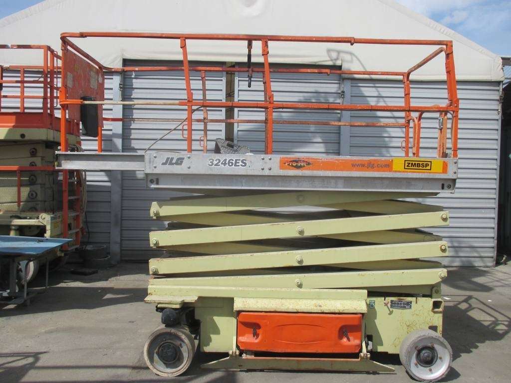 JLG 3246 ES - Nůžková plošina: obrázek 1 JLG 3246 ES - Nůžková plošina: obrázek 1