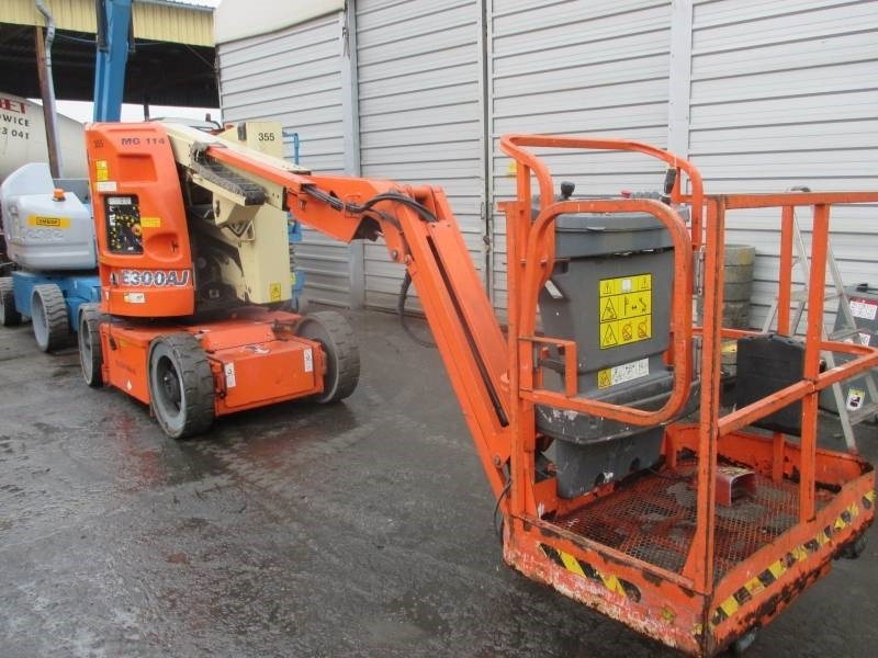 Kloubová plošina JLG E 300 AJ: obrázek 10