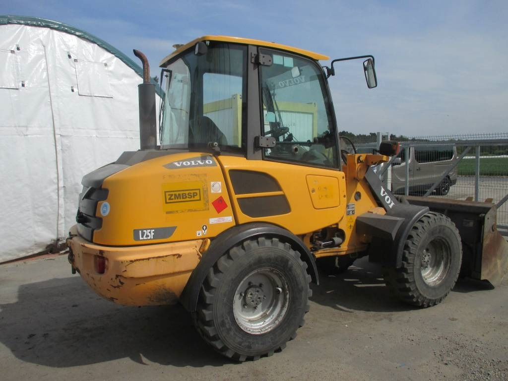 Volvo L 25 F - Kolový nakladač: obrázek 2 Volvo L 25 F - Kolový nakladač: obrázek 2