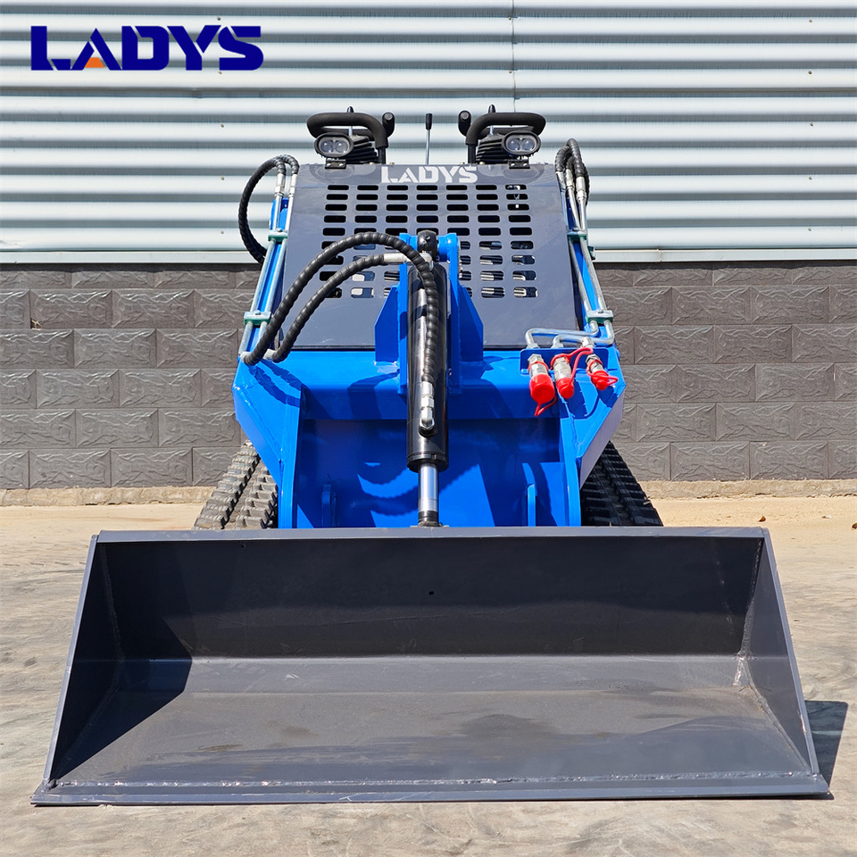 LADYS LA380 Mini Skid Steer Loader Compact Track Diesel Cheap Mini Skid Steer Loader For Sale With Mini Skid Steer Attachments 4 In 1 Bucket - Smykový nakladač: obrázek 5 LADYS LA380 Mini Skid Steer Loader Compact Track Diesel Cheap Mini Skid Steer Loader For Sale With Mini Skid Steer Attachments 4 In 1 Bucket - Smykový nakladač: obrázek 5