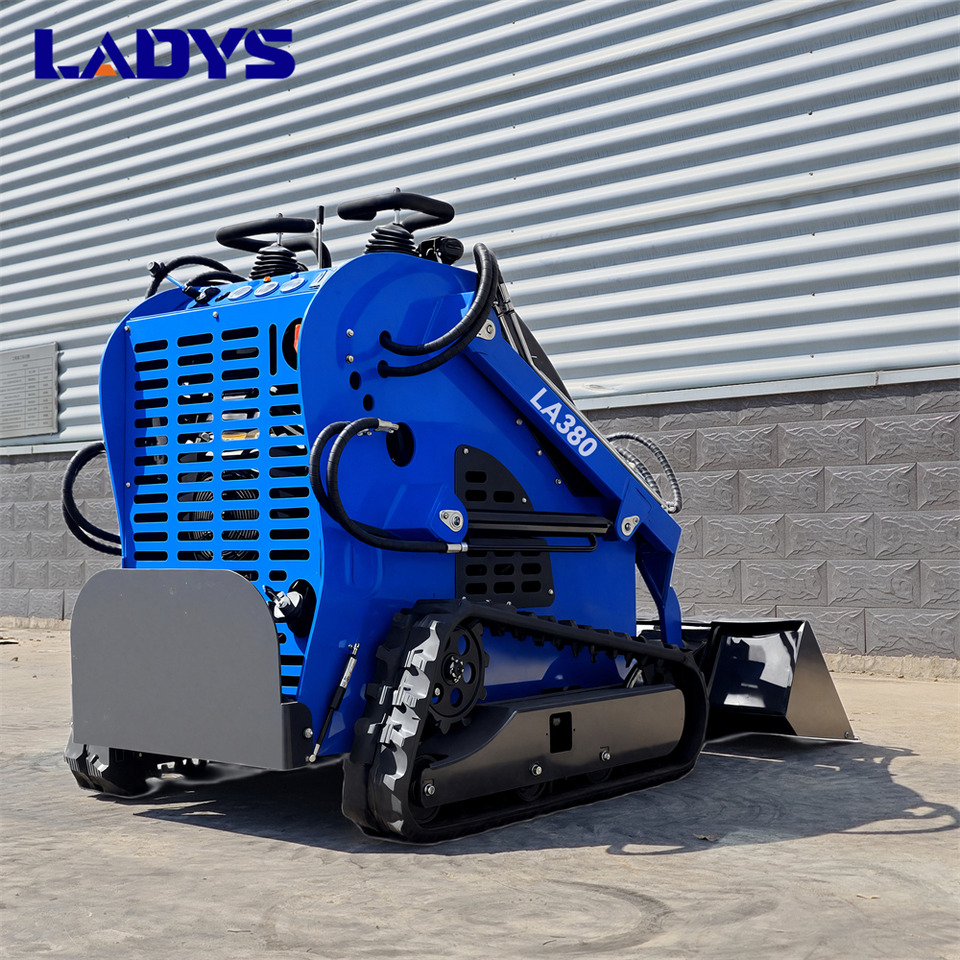 LADYS LA380 Mini Skid Steer Loader Compact Track Diesel Cheap Mini Skid Steer Loader For Sale With Mini Skid Steer Attachments 4 In 1 Bucket - Smykový nakladač: obrázek 4 LADYS LA380 Mini Skid Steer Loader Compact Track Diesel Cheap Mini Skid Steer Loader For Sale With Mini Skid Steer Attachments 4 In 1 Bucket - Smykový nakladač: obrázek 4