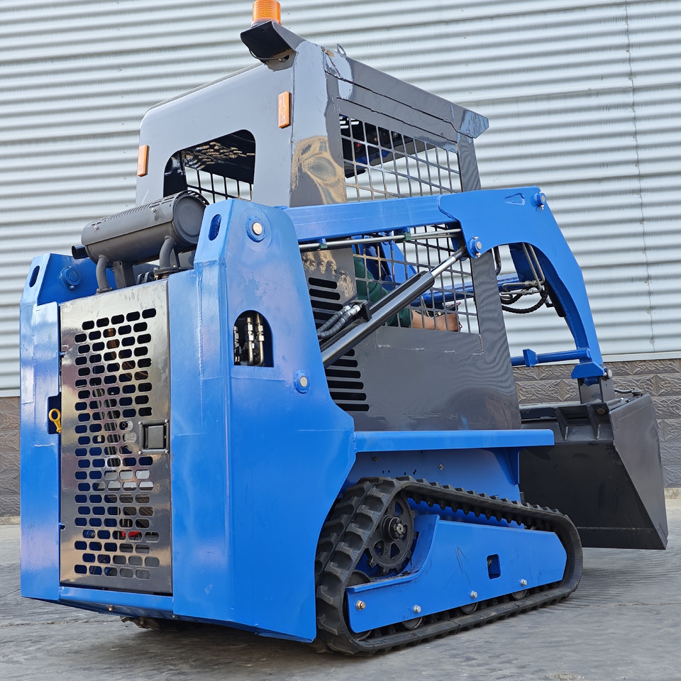 LEZUM LA670 Mini Small Skid Steer Loader Compact Track Diesel Mini Skid Steer Loader For Sale With Small Mini Skid Steer Attachments 4 In 1 Bucket - Smykový nakladač: obrázek 5 LEZUM LA670 Mini Small Skid Steer Loader Compact Track Diesel Mini Skid Steer Loader For Sale With Small Mini Skid Steer Attachments 4 In 1 Bucket - Smykový nakladač: obrázek 5