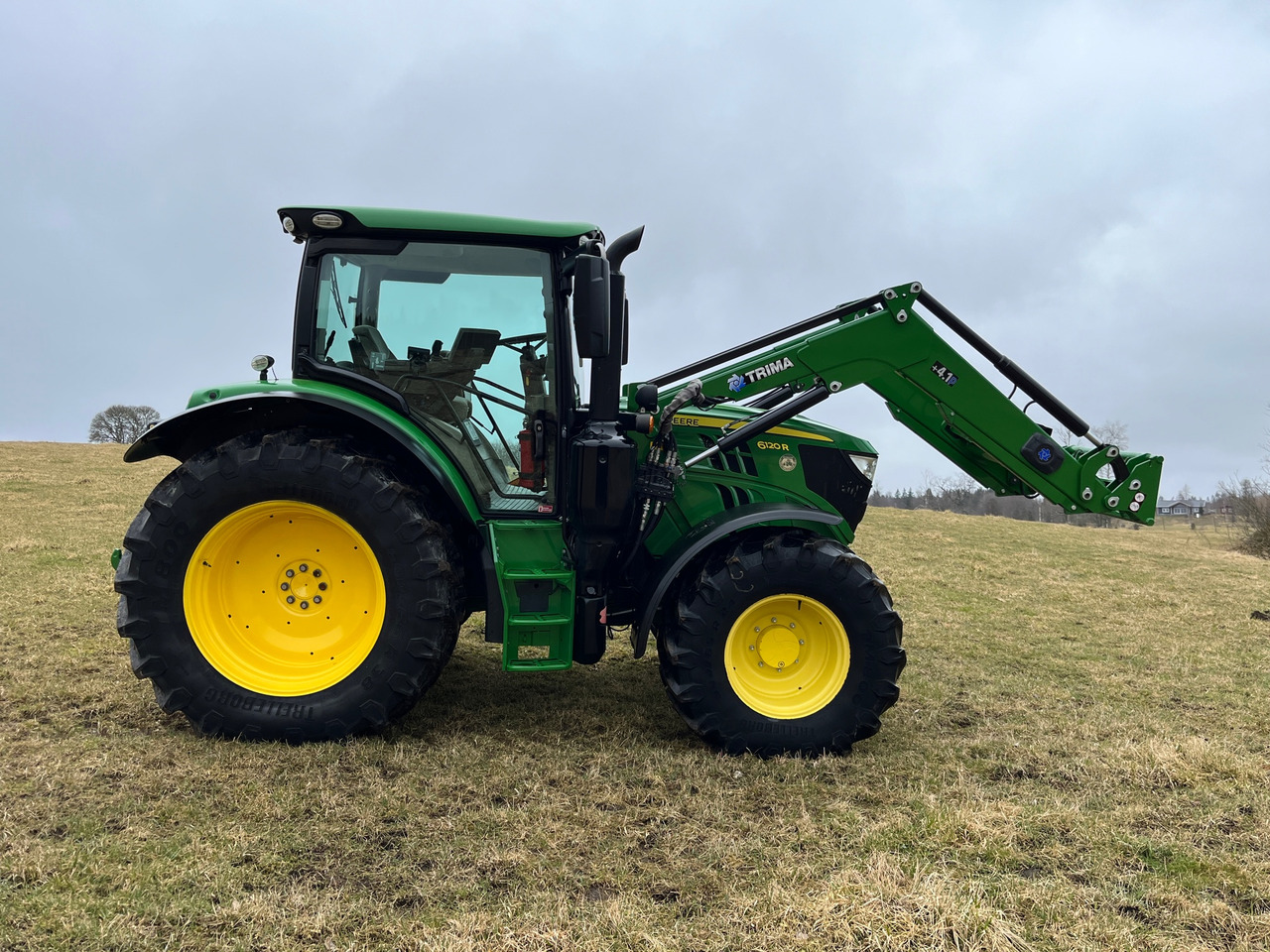 John Deere 6120R - Traktor: obrázek 2 John Deere 6120R - Traktor: obrázek 2