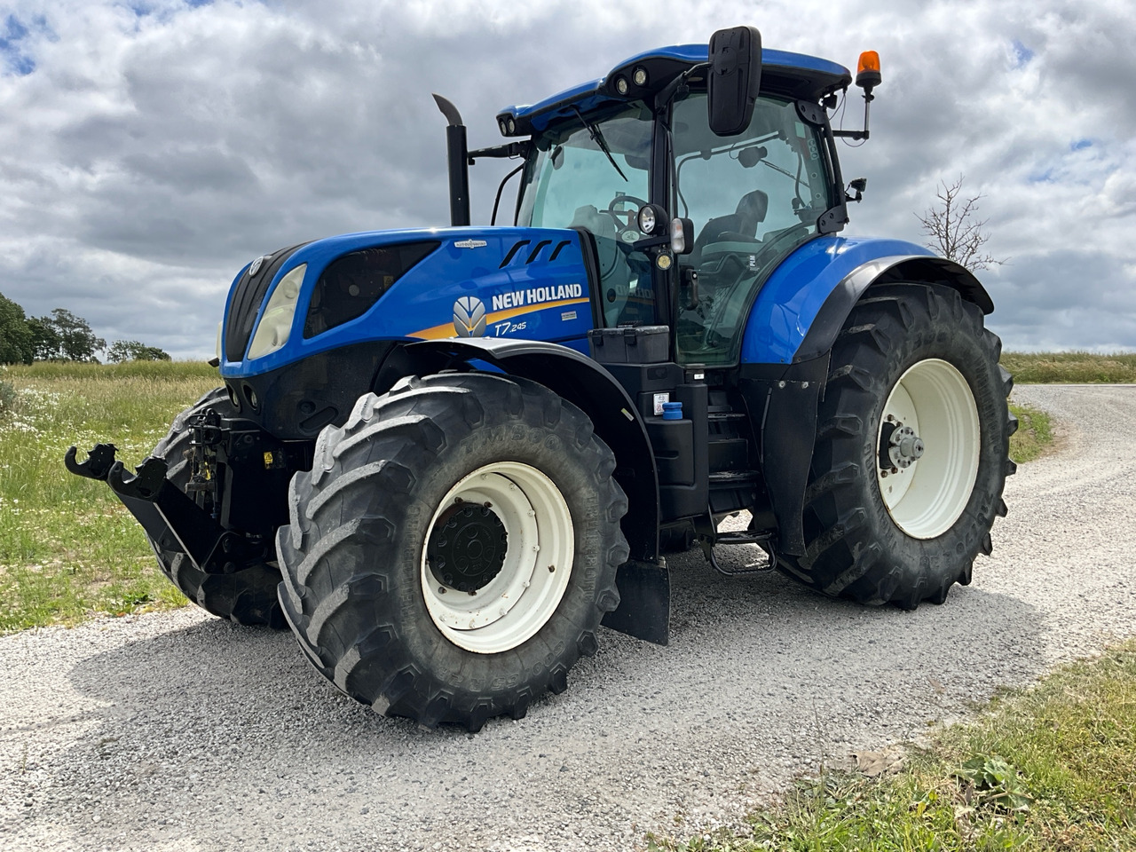 NEW HOLLAND T7 245 - Traktor: obrázek 1 NEW HOLLAND T7 245 - Traktor: obrázek 1