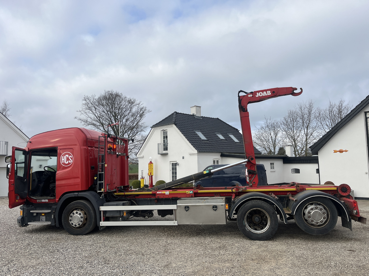 Scania P320 - Hákový nosič kontejnerů: obrázek 4 Scania P320 - Hákový nosič kontejnerů: obrázek 4