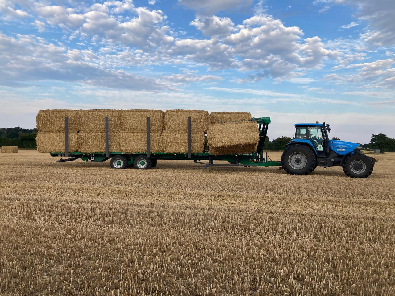GST BALE STACKER - Samonakládací vůz: obrázek 1 GST BALE STACKER - Samonakládací vůz: obrázek 1