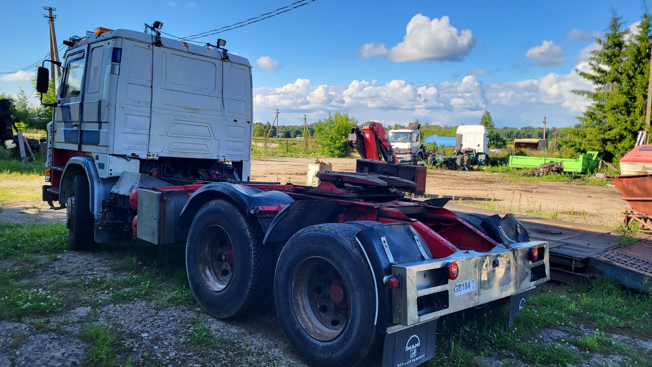 SCANIA R 142 H 6X2 SU KRANU - Tahač: obrázek 2 SCANIA R 142 H 6X2 SU KRANU - Tahač: obrázek 2