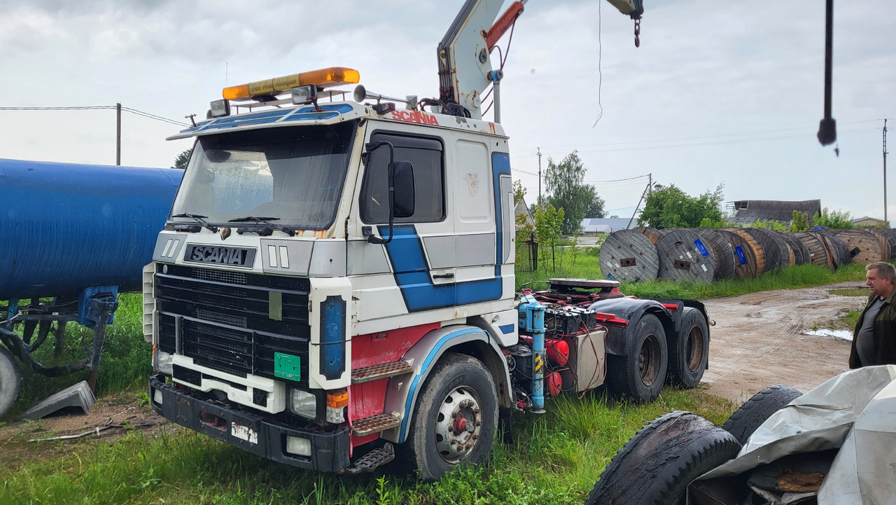 SCANIA R 142 H 6X2 SU KRANU - Tahač: obrázek 1 SCANIA R 142 H 6X2 SU KRANU - Tahač: obrázek 1