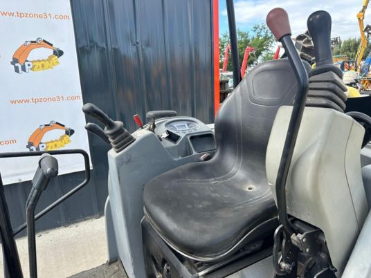 Mini rýpadlo Bobcat E17 à 14500 € HT: obrázek 8