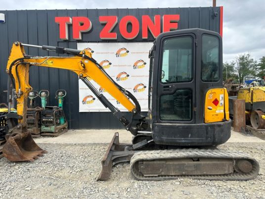 Bobcat E35 Cabine à 23 500 € HT - Mini rýpadlo: obrázek 2 Bobcat E35 Cabine à 23 500 € HT - Mini rýpadlo: obrázek 2